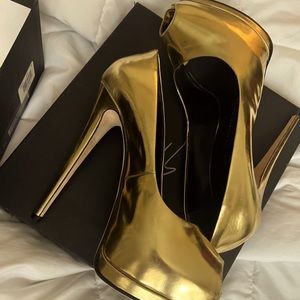 Giuseppe Zanotti Sharon heels good condition gold
